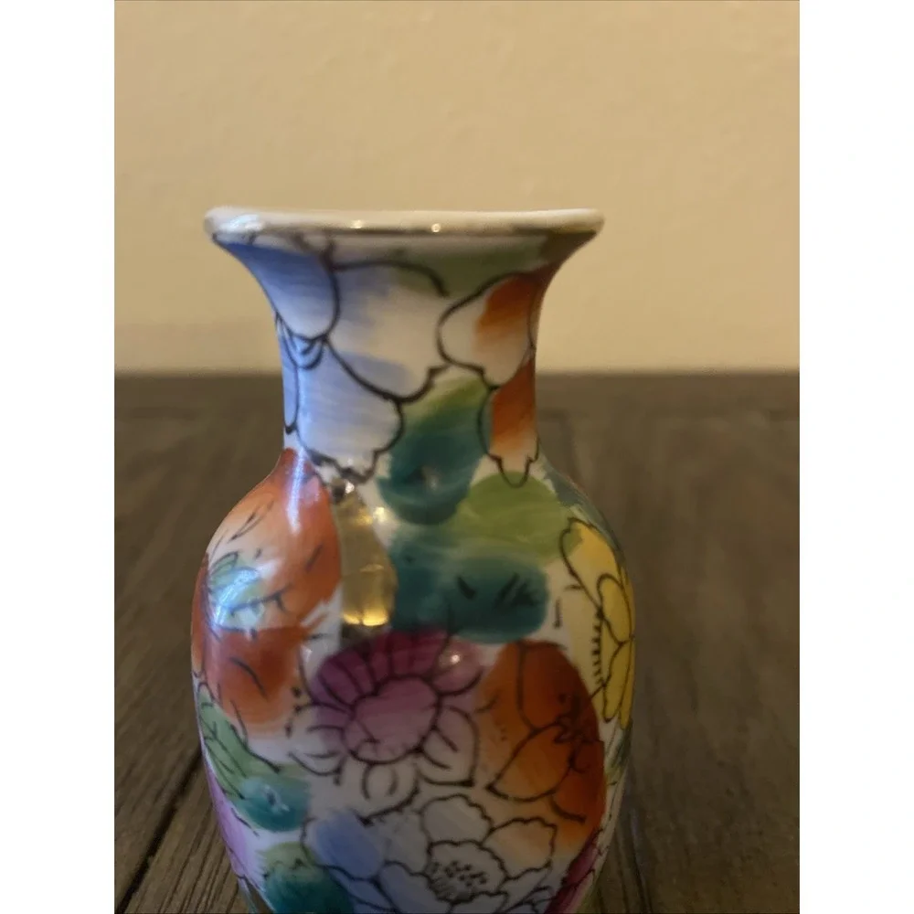 vintage Chinese 1920s miniature porcelain vase‎